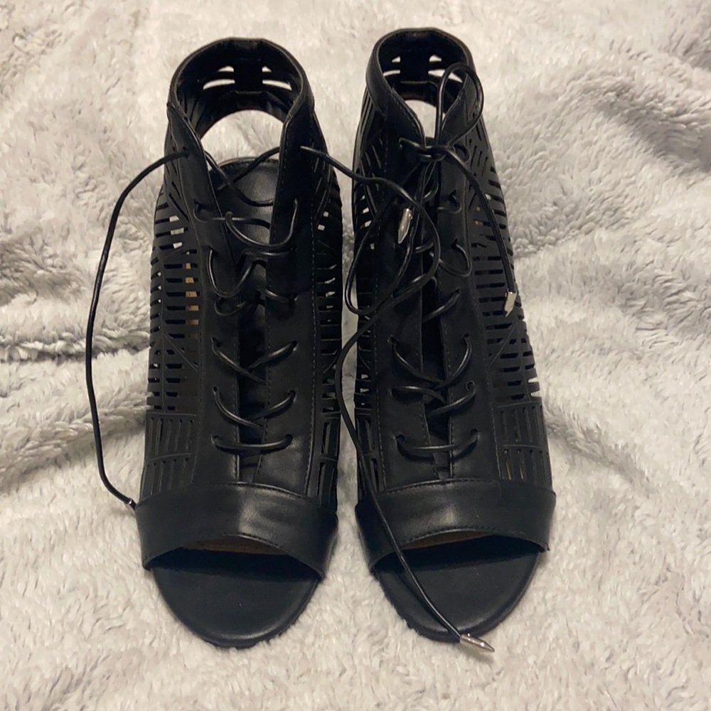 Black chunky heel size 9